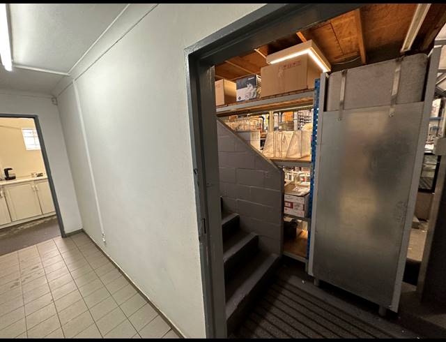 360M² WAREHOUSE TO LET IN WOODSTOCK